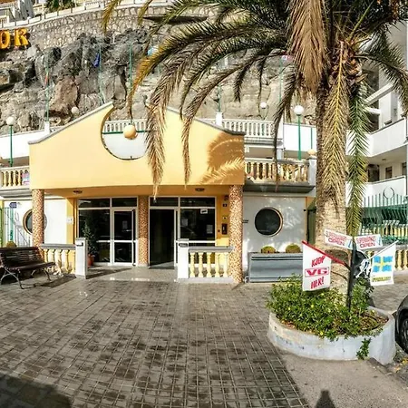 Casa Selene In Monsenor Apartment